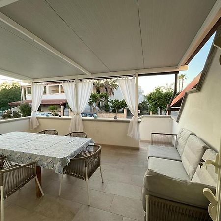 Villa Ticia A 100 Metri Dalla Spiaggia Con Parcheggio Privato Lido Marini Exteriör bild