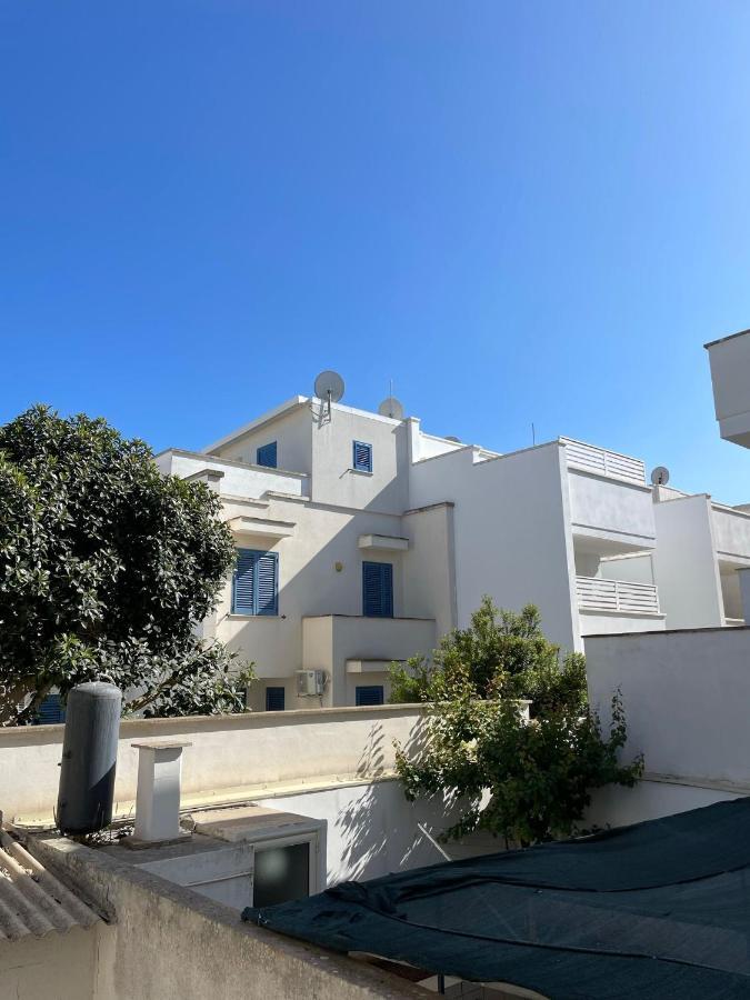 Villa Ticia A 100 Metri Dalla Spiaggia Con Parcheggio Privato Lido Marini Exteriör bild
