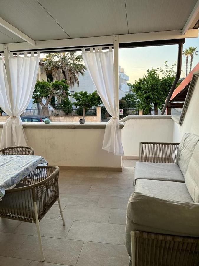 Villa Ticia A 100 Metri Dalla Spiaggia Con Parcheggio Privato Lido Marini Exteriör bild