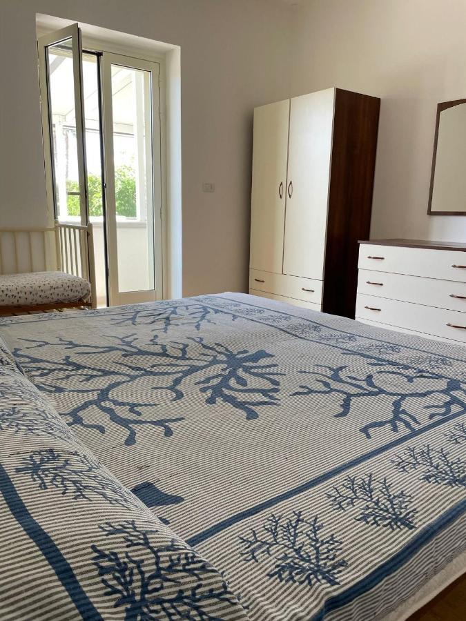 Villa Ticia A 100 Metri Dalla Spiaggia Con Parcheggio Privato Lido Marini Exteriör bild